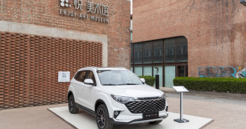 一汽奔腾推出新车型SENIA R7C,7.99万抓住要轻奢的年轻人