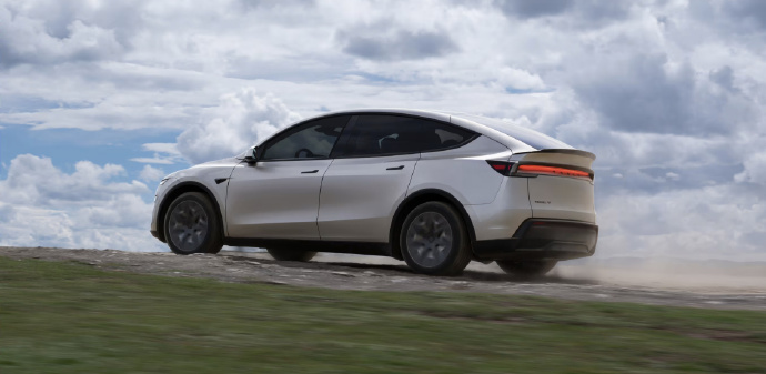 “毛坯房”简装要花2万？33.9万的Model Y L要来抢六座饭碗了